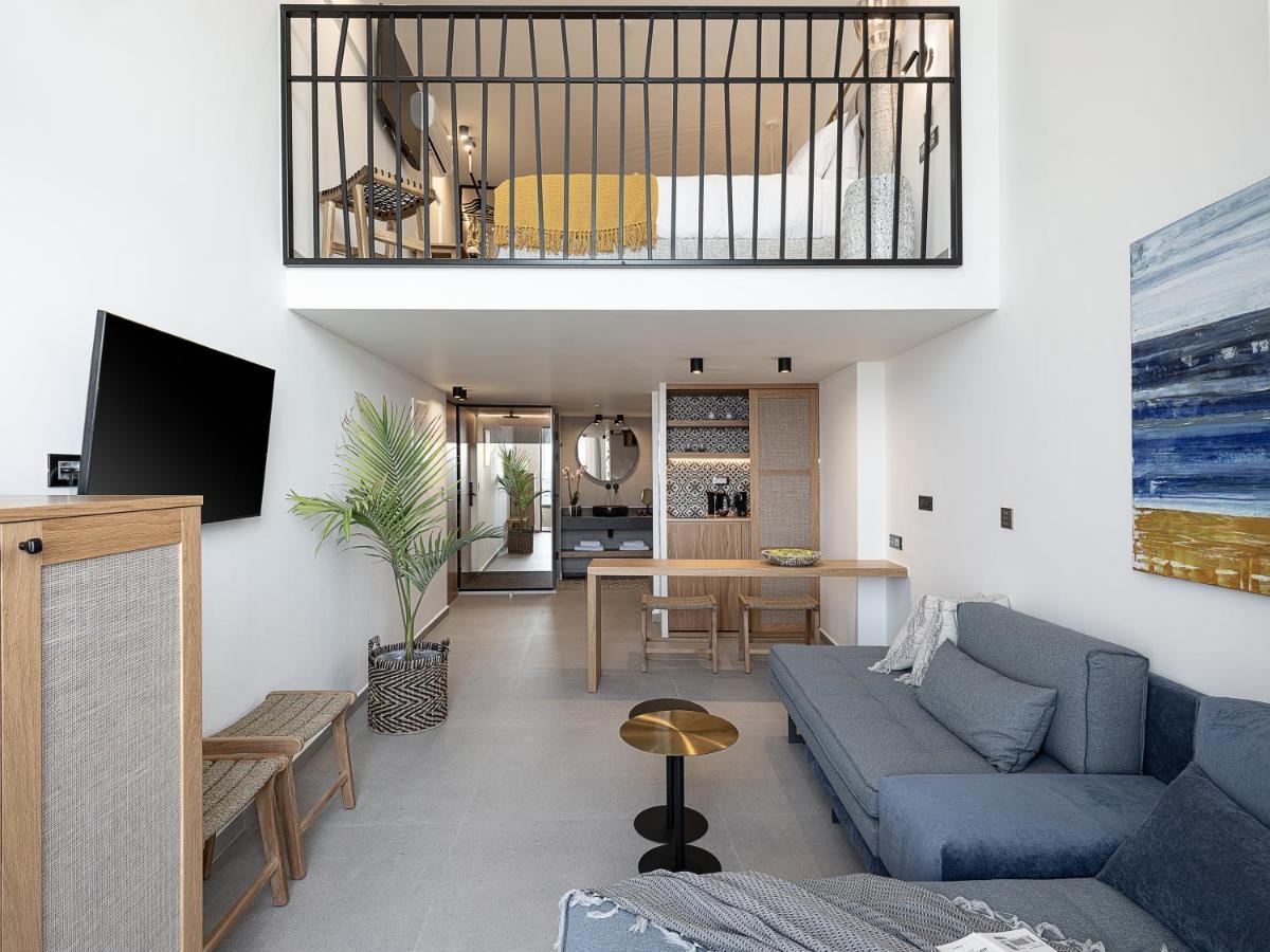 Calla Luxury Seafront Suites 罗希姆诺 外观 照片