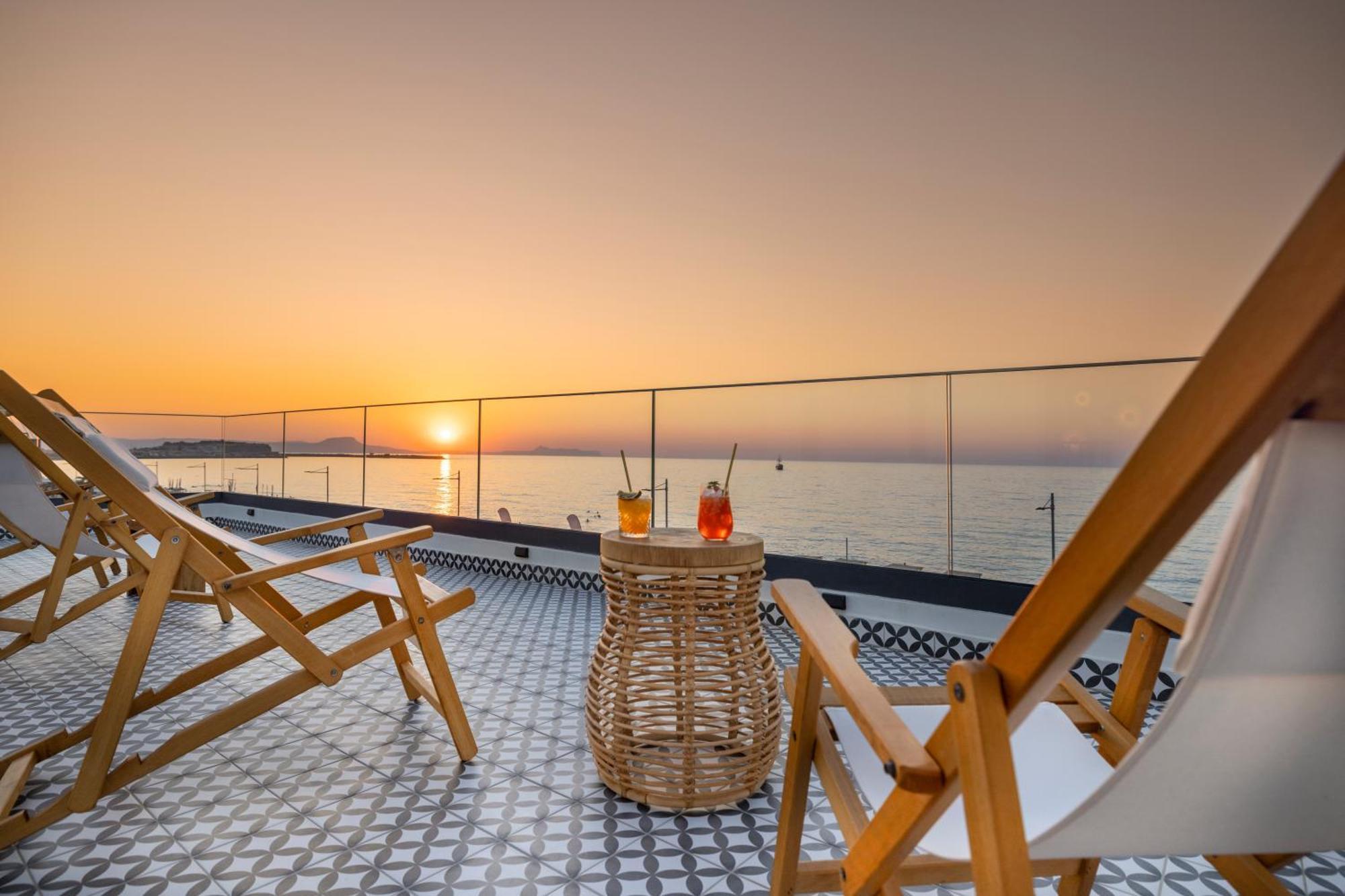 Calla Luxury Seafront Suites 罗希姆诺 外观 照片