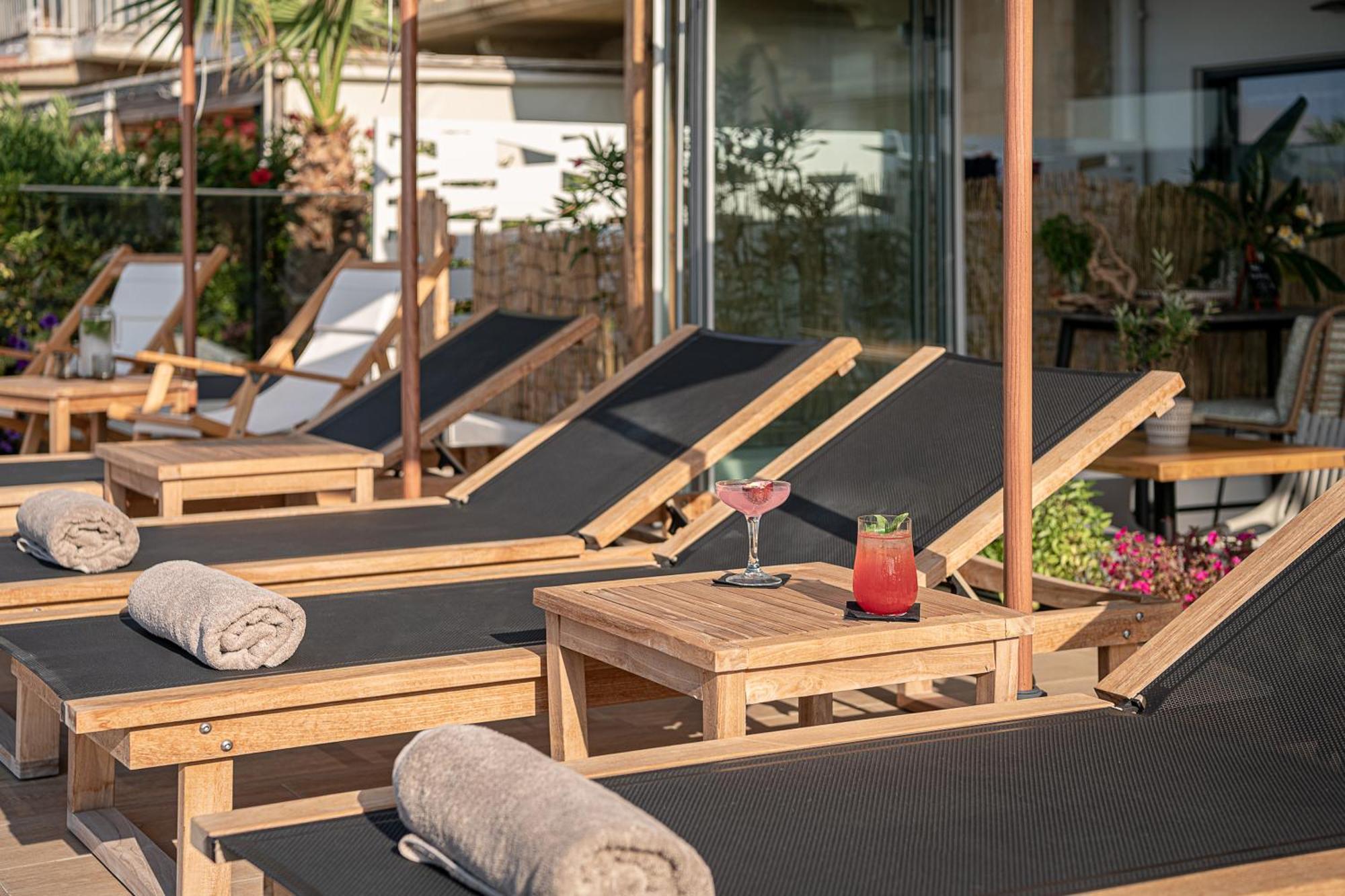 Calla Luxury Seafront Suites 罗希姆诺 外观 照片