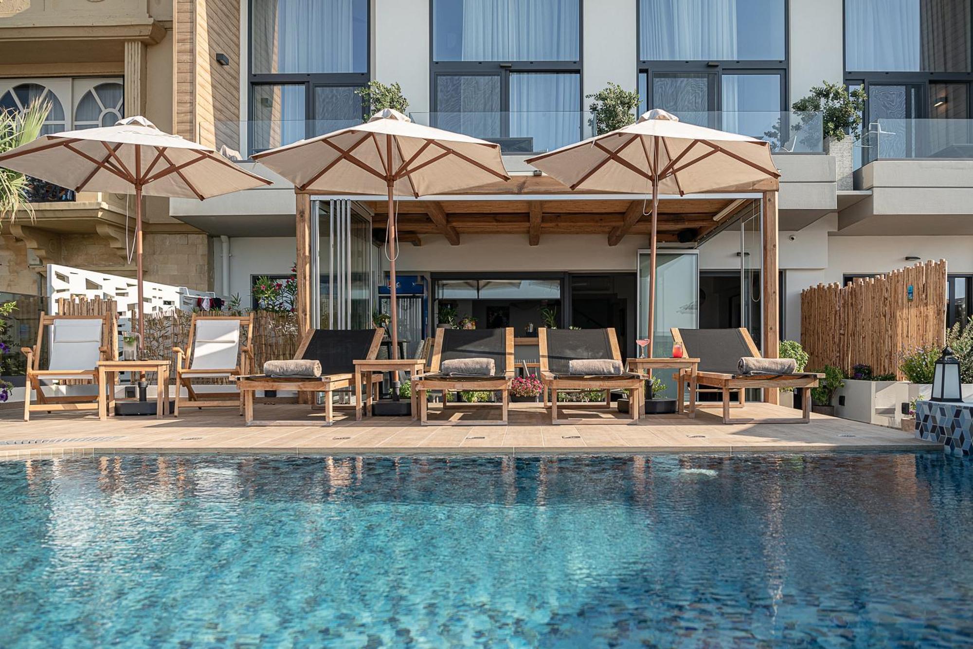 Calla Luxury Seafront Suites 罗希姆诺 外观 照片