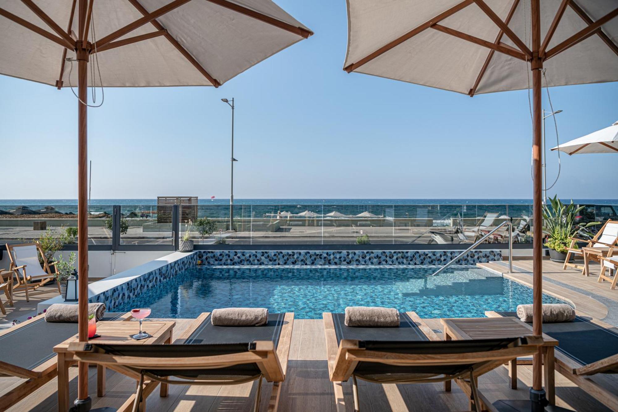 Calla Luxury Seafront Suites 罗希姆诺 外观 照片