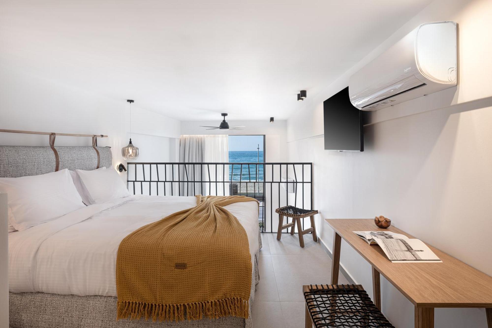 Calla Luxury Seafront Suites 罗希姆诺 外观 照片