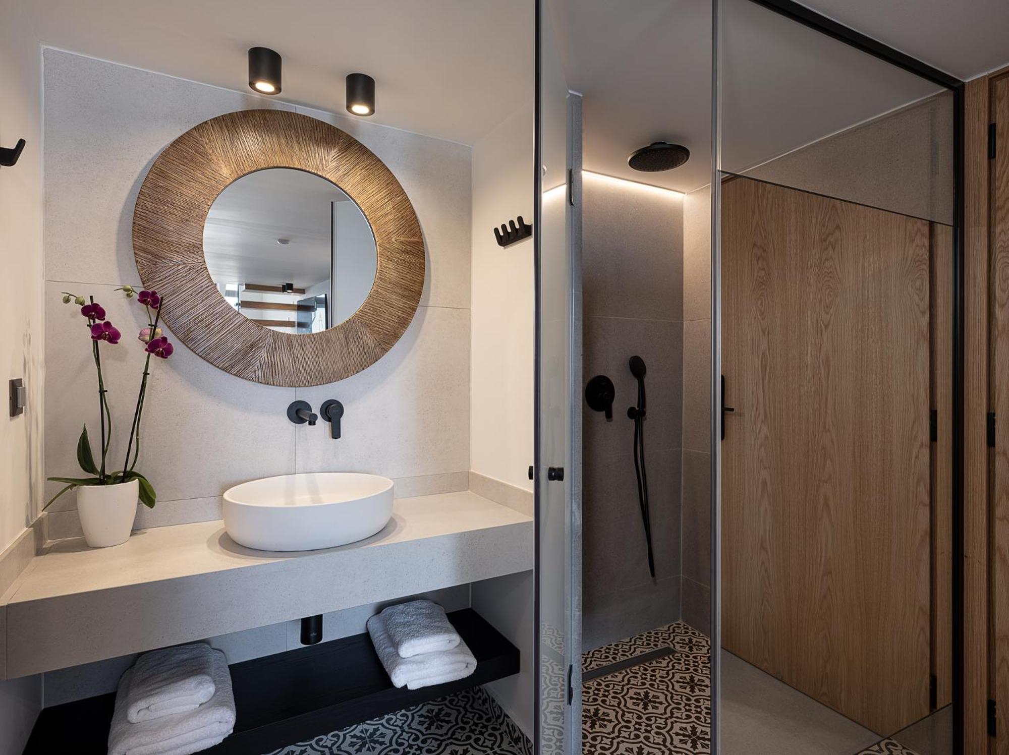 Calla Luxury Seafront Suites 罗希姆诺 外观 照片