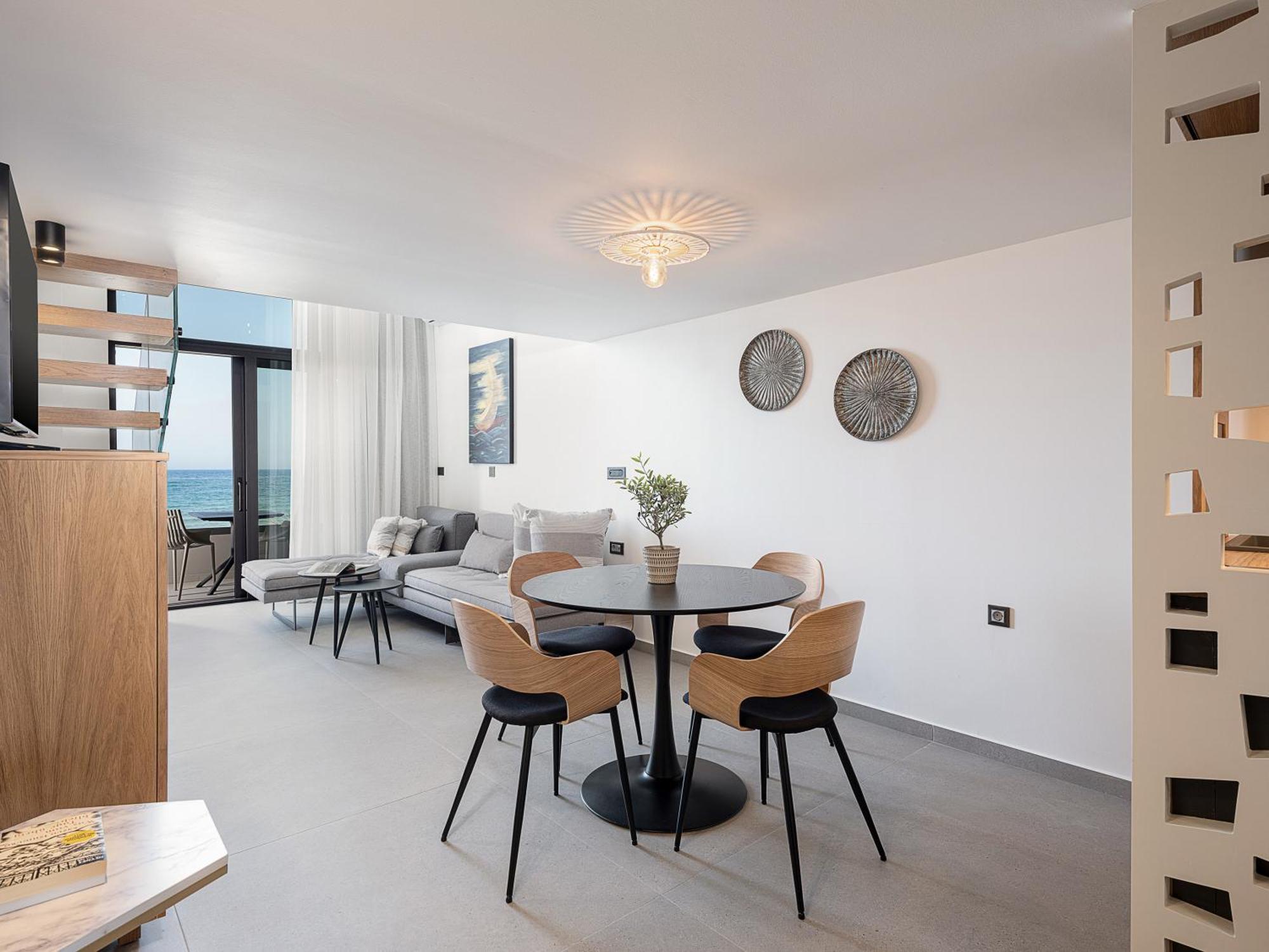 Calla Luxury Seafront Suites 罗希姆诺 外观 照片