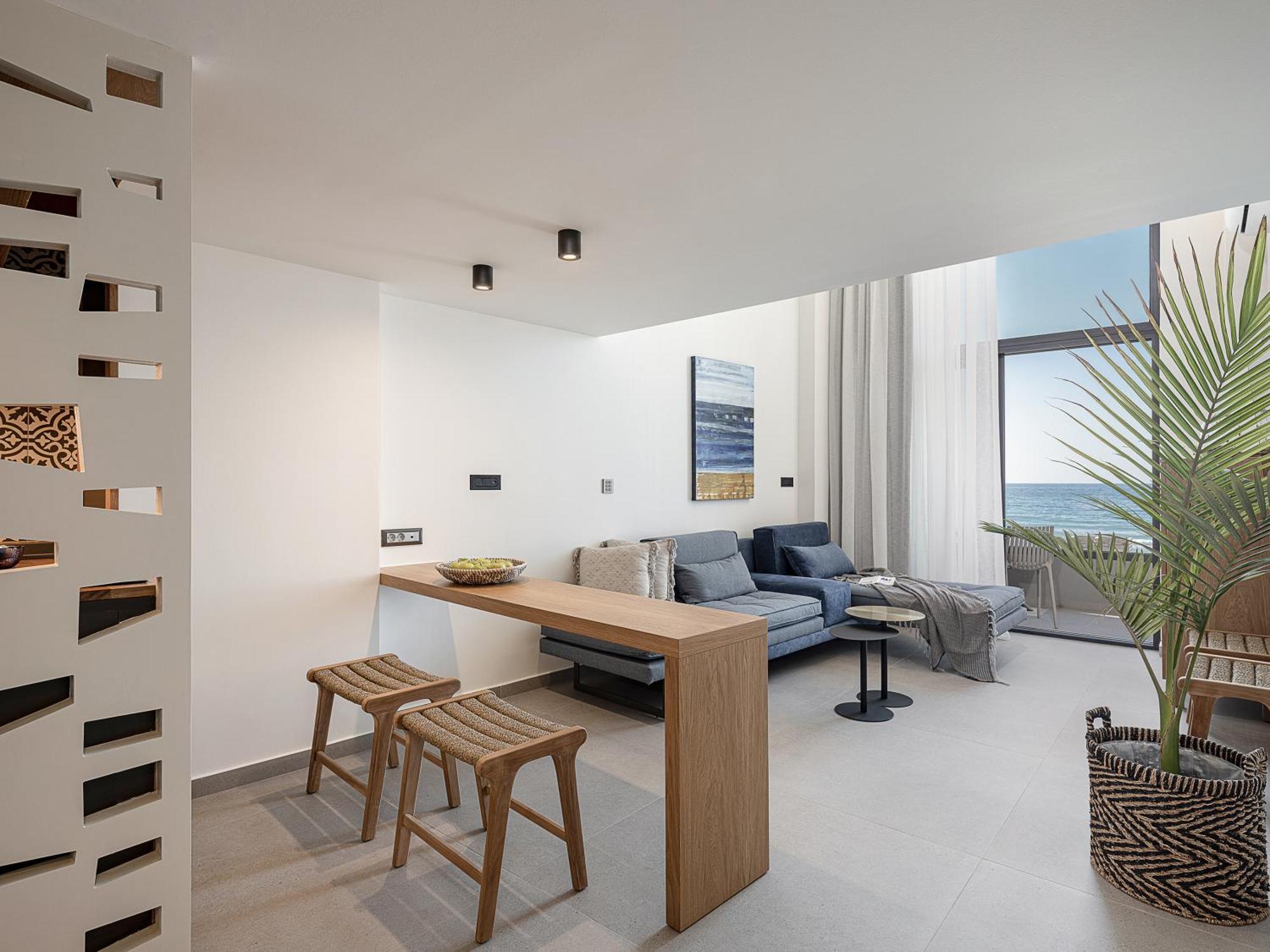 Calla Luxury Seafront Suites 罗希姆诺 外观 照片