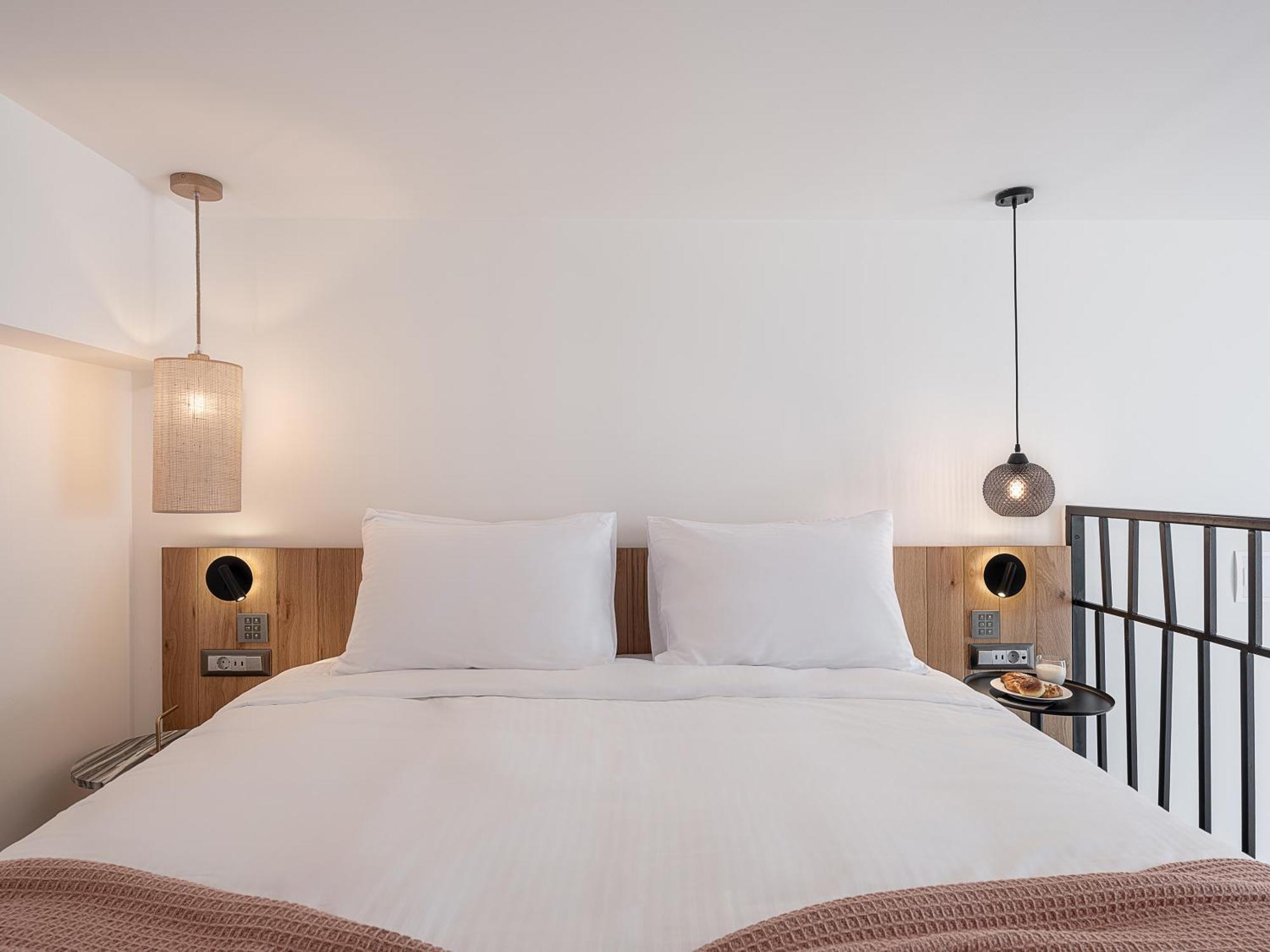 Calla Luxury Seafront Suites 罗希姆诺 外观 照片