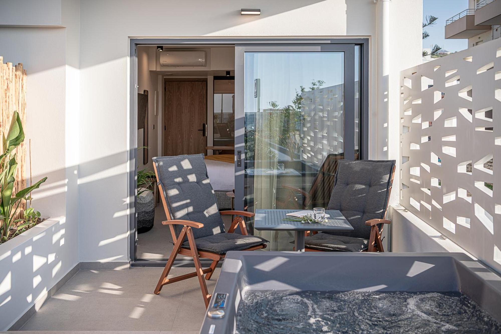 Calla Luxury Seafront Suites 罗希姆诺 外观 照片