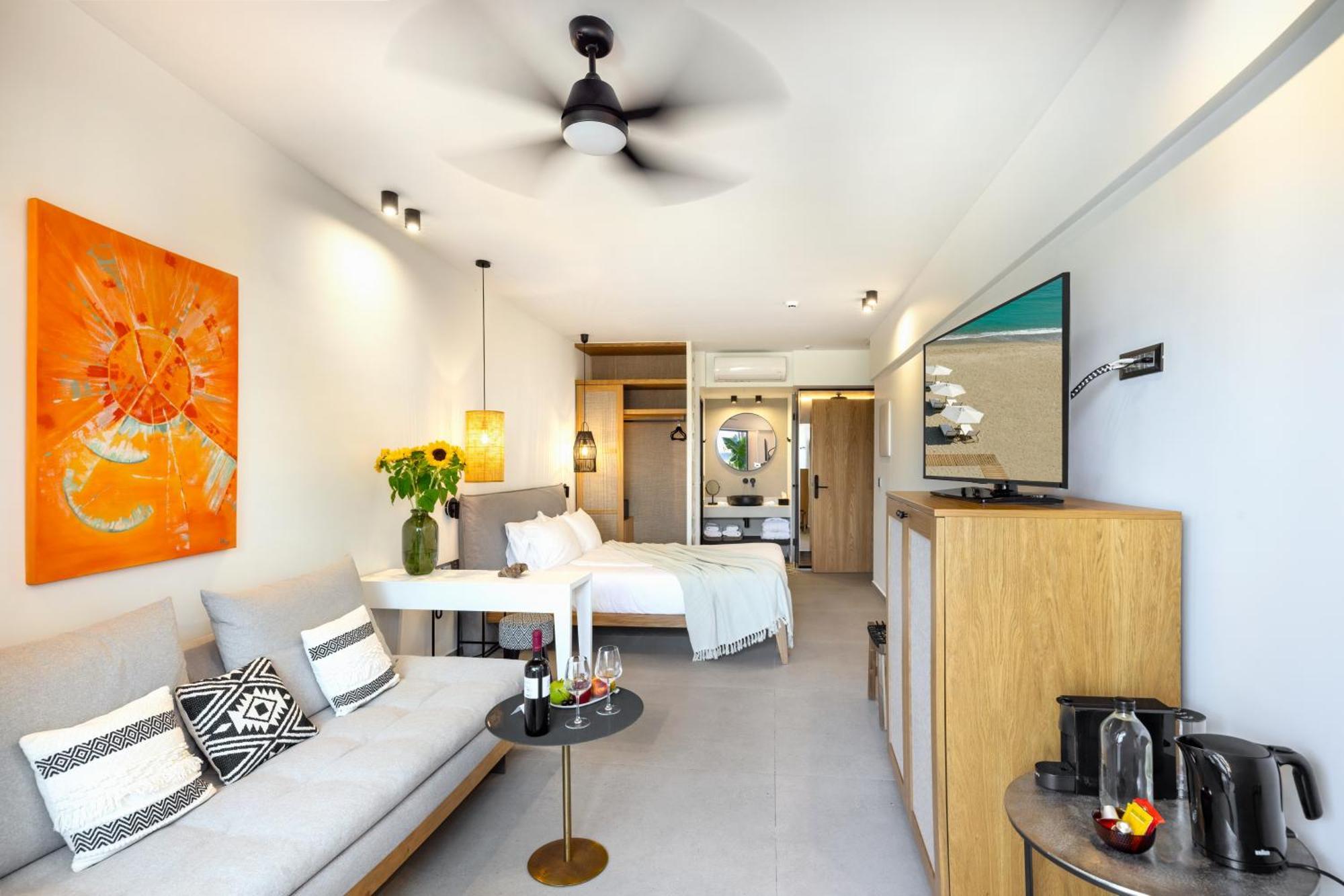 Calla Luxury Seafront Suites 罗希姆诺 外观 照片